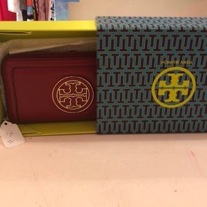 Tory Burch wallet